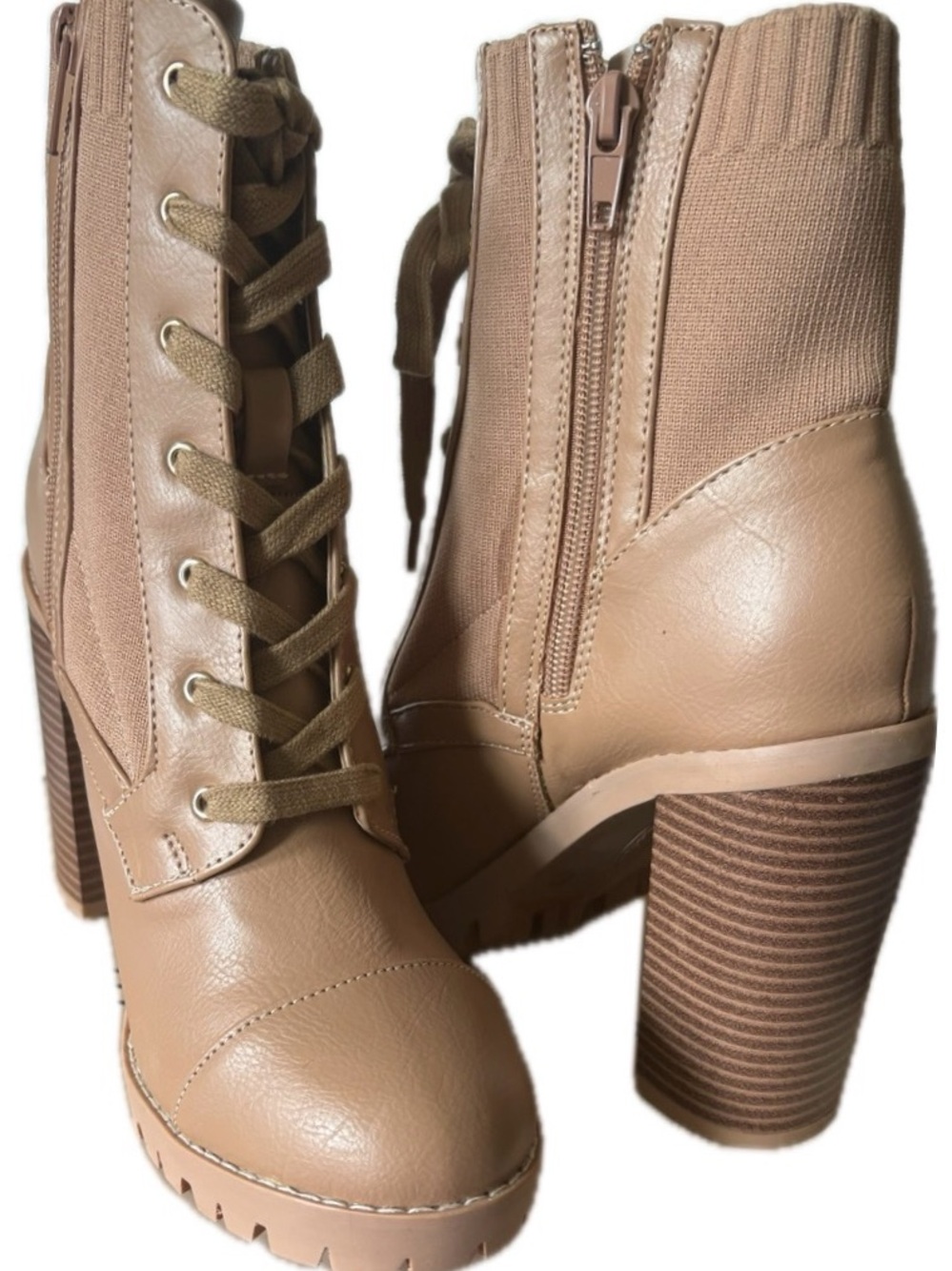 BCBGeneration NIB 8M Tan Lace Up Block Heel Lug Sole Luxe Boots - Picture 2 of 8